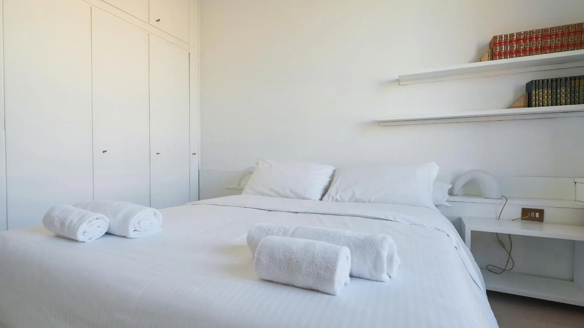 Duomo Luxury Apartment X Milan